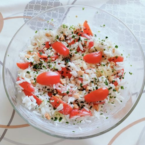 La ensalada de arroz con tomates cherry y leche de coco: una receta fácil