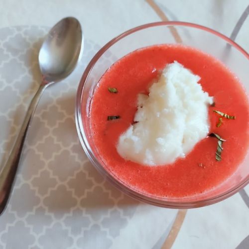 La sopa de fresas con menta: un postre ligero para el verano