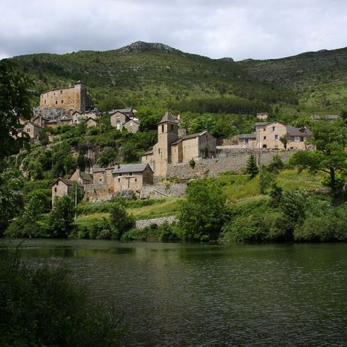 Sainte-Enimie: 3 buenas razones para visitar este pueblo de las Gargantas del Tarn